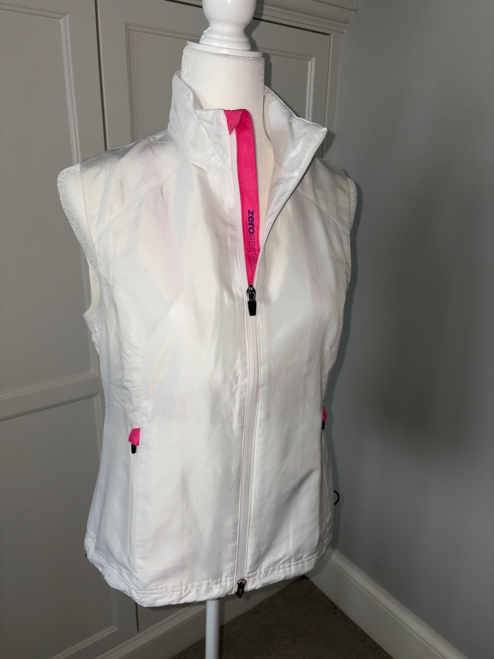 Zero Restriction White Women's Lightweight Zip Vest with Pink Trim